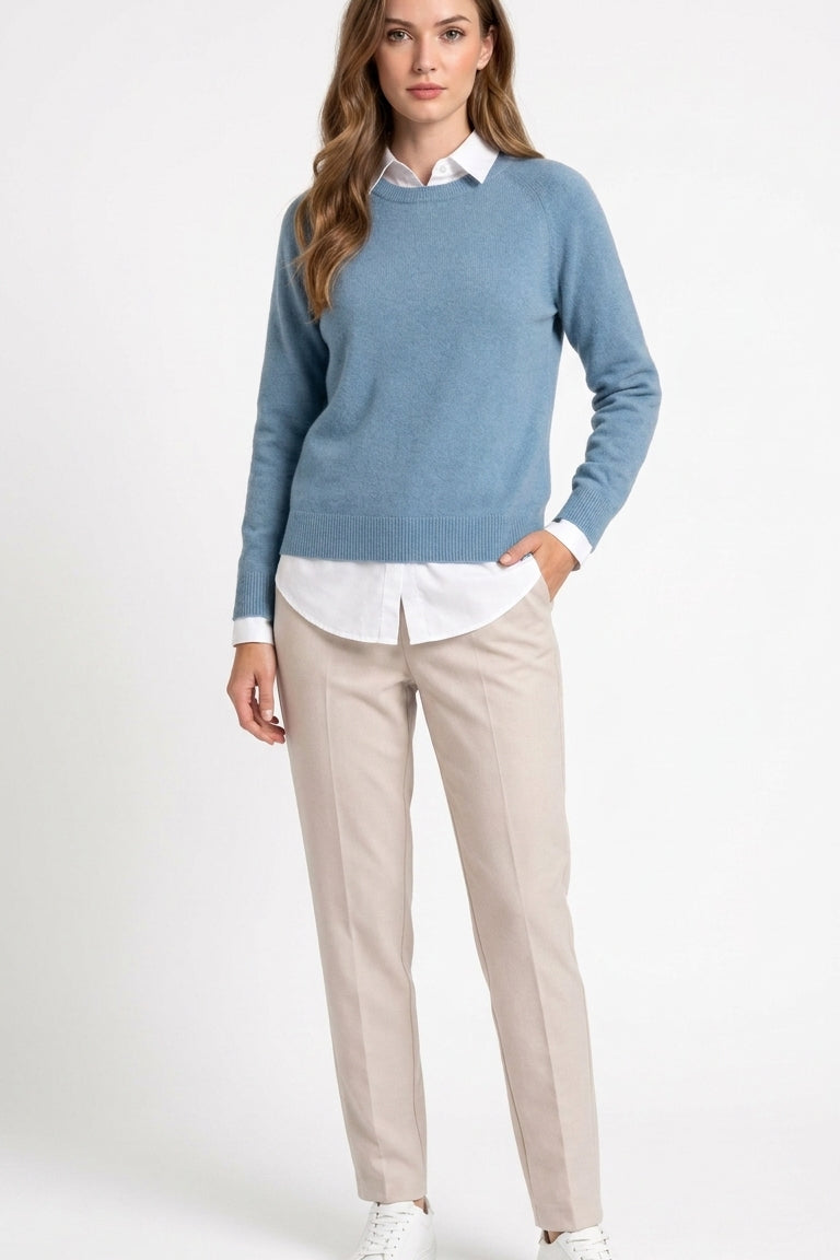 Damski sweter wełniany o eleganckim kroju i minimalistycznym wykończeniu