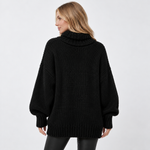 Sweter damski oversize z szerokim kołnierzem — Czarny — tył